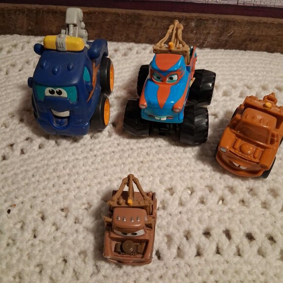 DISNEY PIXAR 'CARS' TOW TRUCKS--SET Of 7 -- - Picture 4 of 6